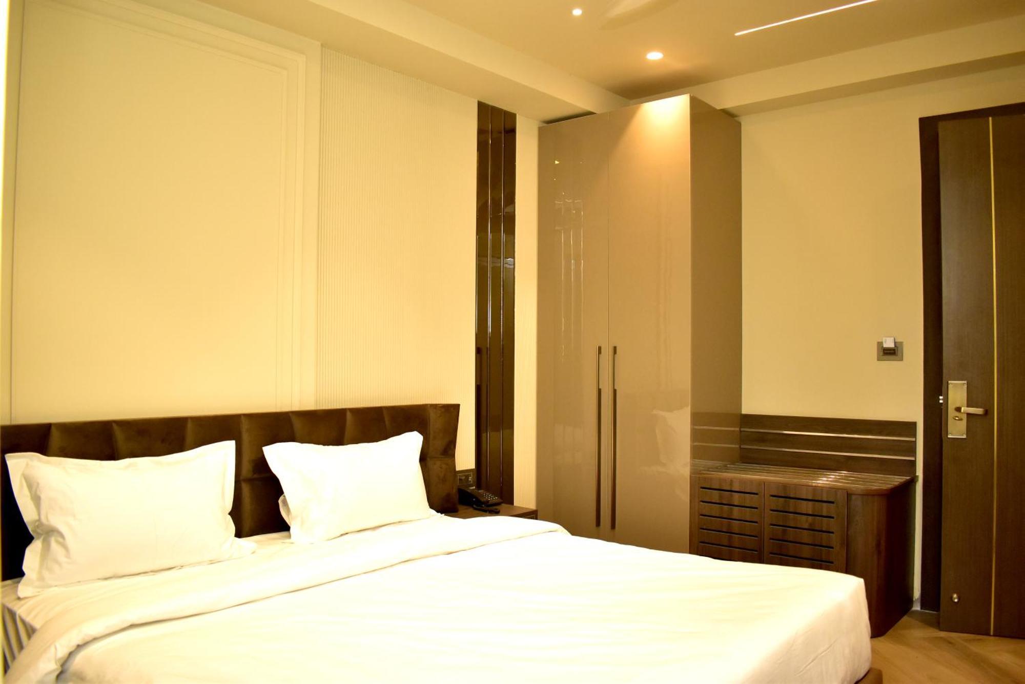 דלהי Hotel Cullinan By Qotel Janakpuri מראה חיצוני תמונה