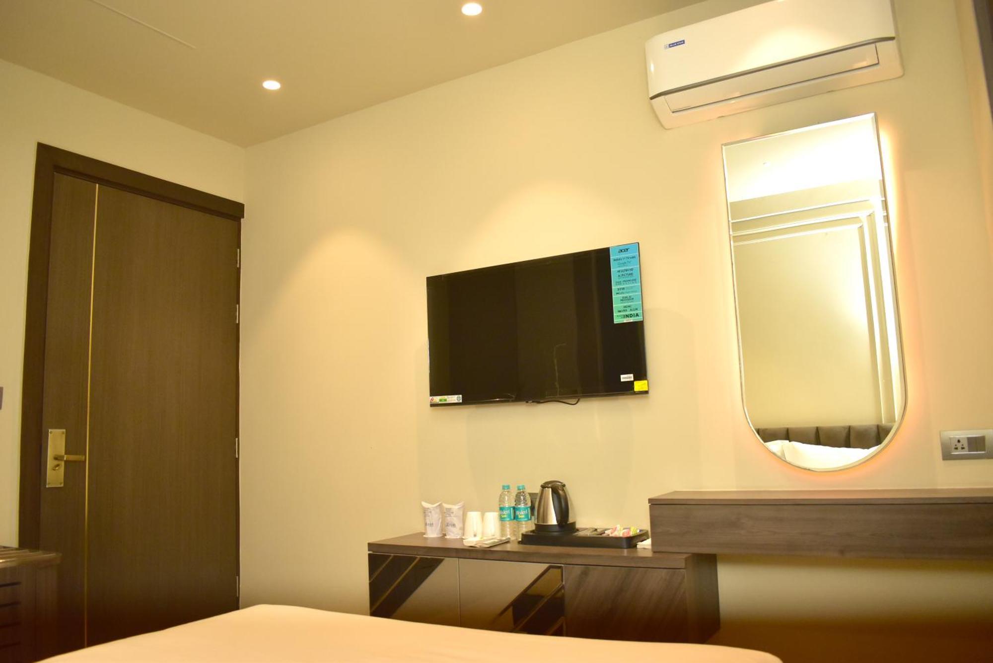 דלהי Hotel Cullinan By Qotel Janakpuri מראה חיצוני תמונה