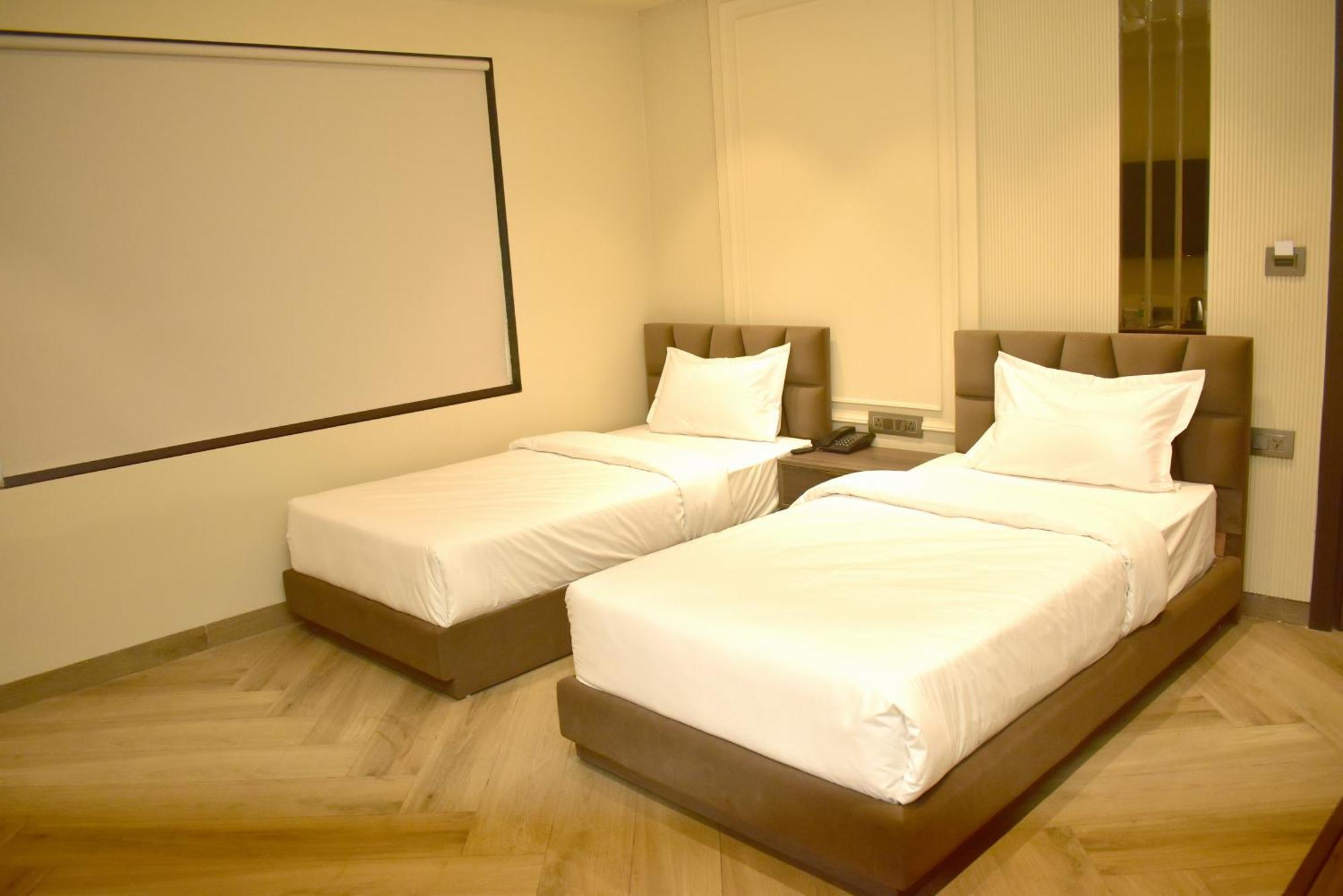 דלהי Hotel Cullinan By Qotel Janakpuri מראה חיצוני תמונה