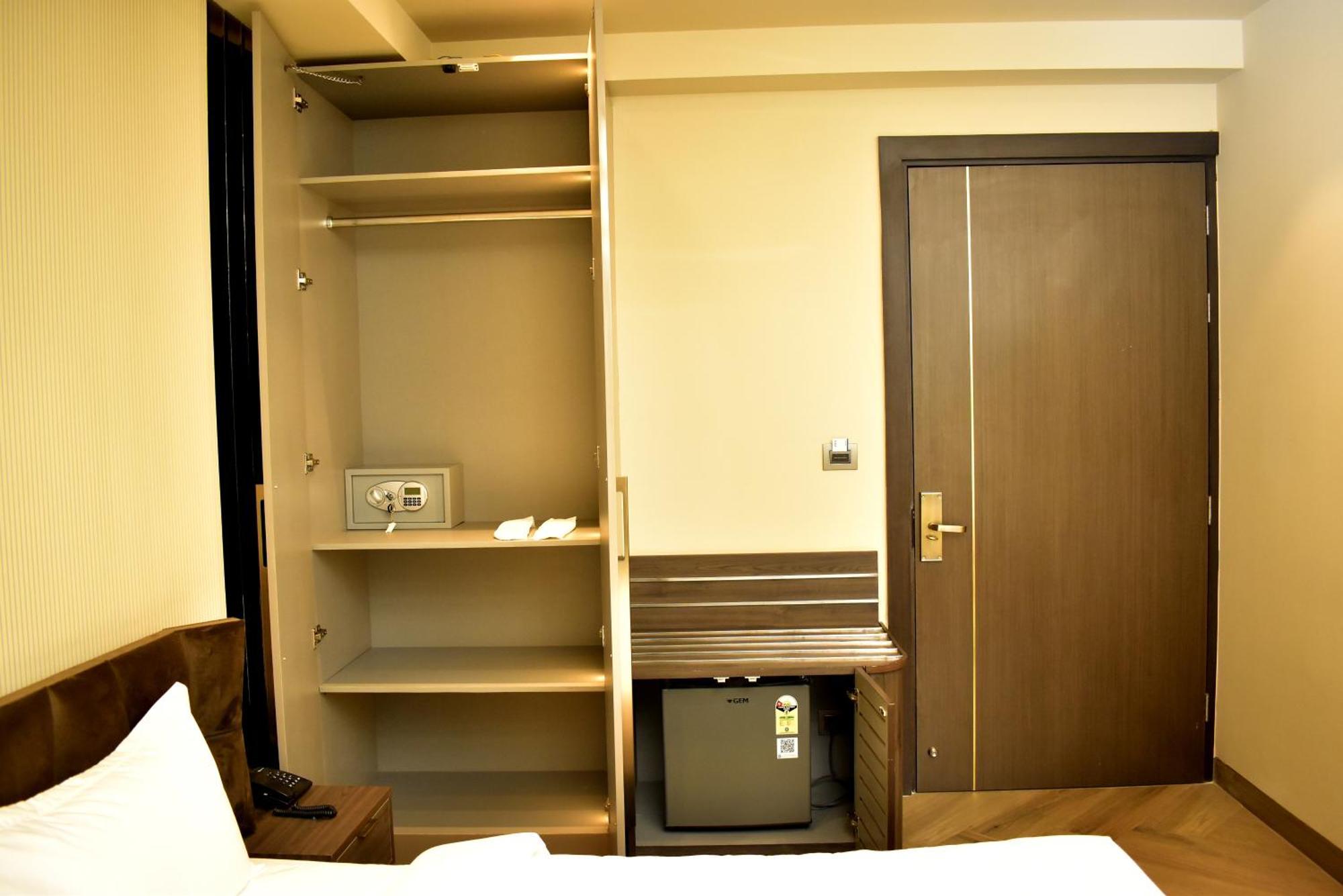 דלהי Hotel Cullinan By Qotel Janakpuri מראה חיצוני תמונה
