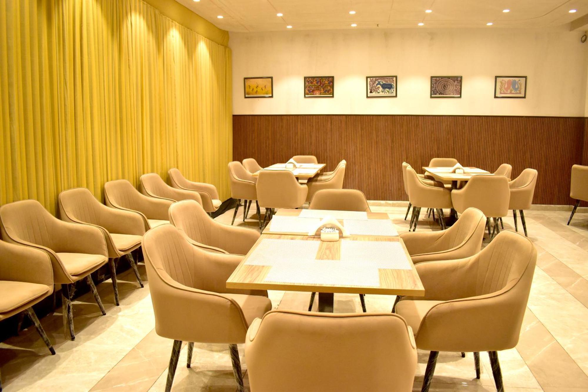 דלהי Hotel Cullinan By Qotel Janakpuri מראה חיצוני תמונה