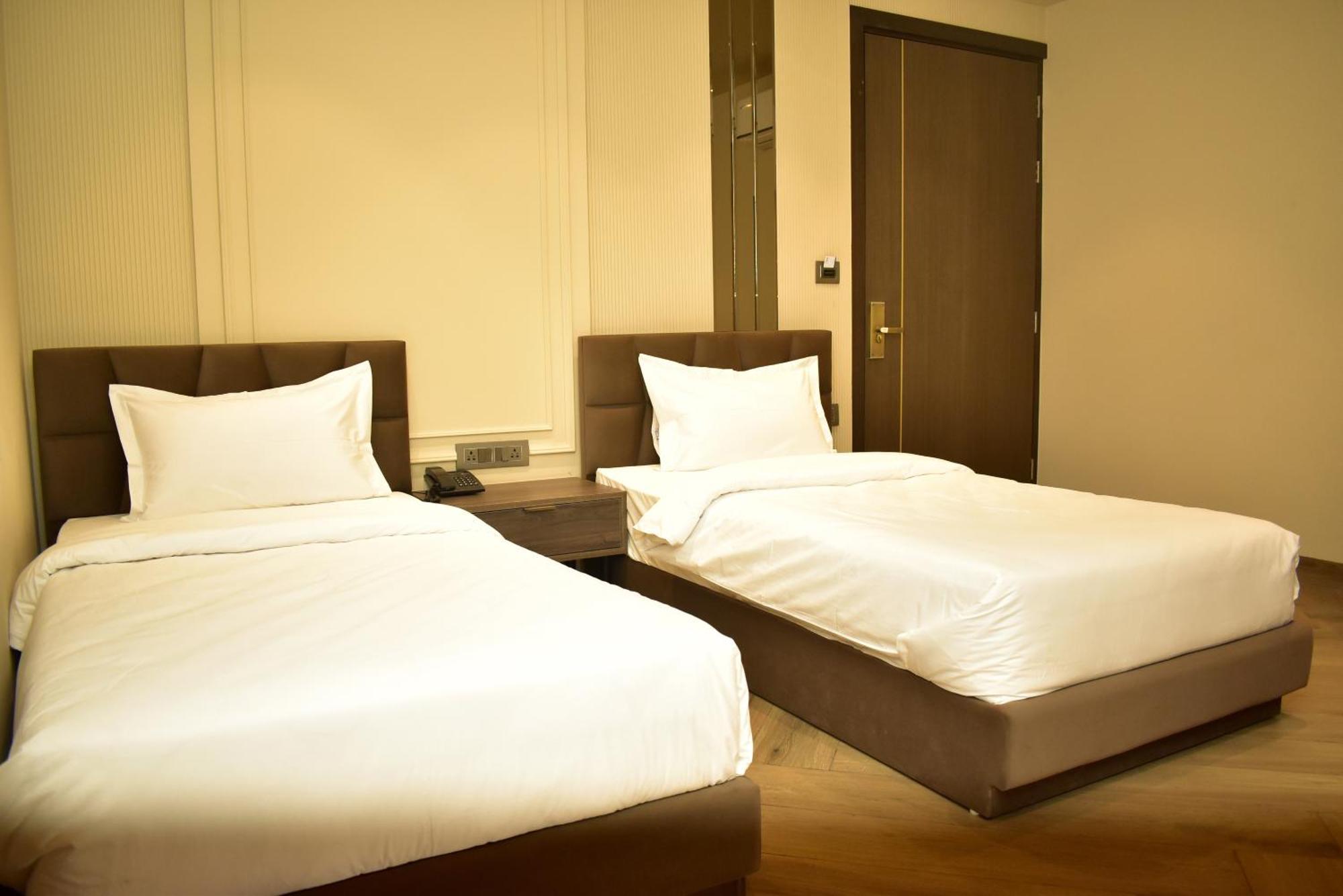דלהי Hotel Cullinan By Qotel Janakpuri מראה חיצוני תמונה