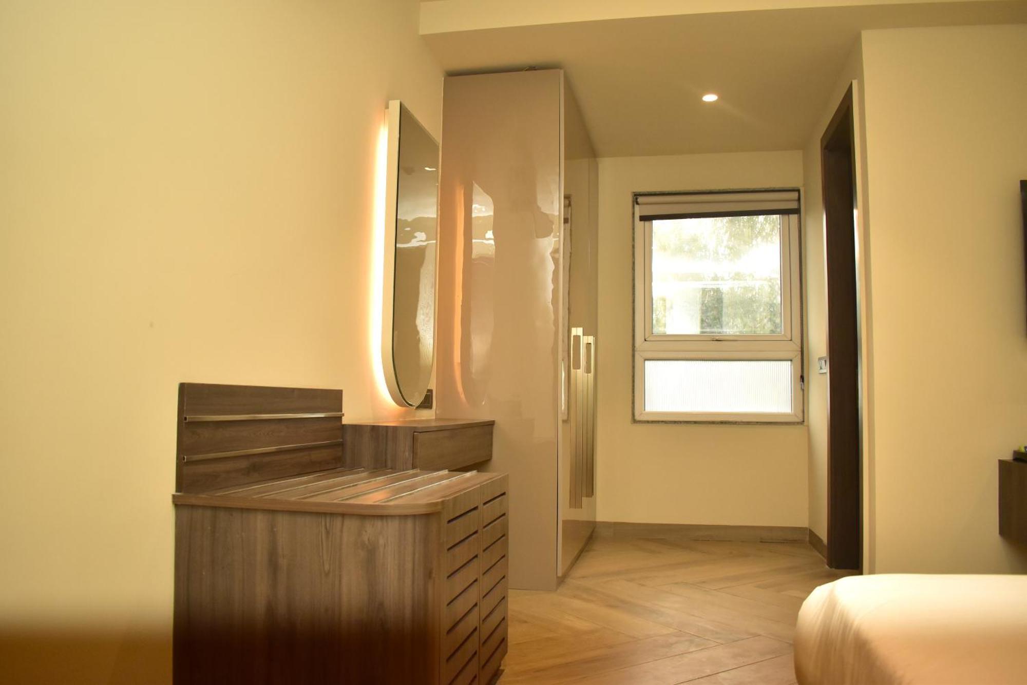 דלהי Hotel Cullinan By Qotel Janakpuri מראה חיצוני תמונה