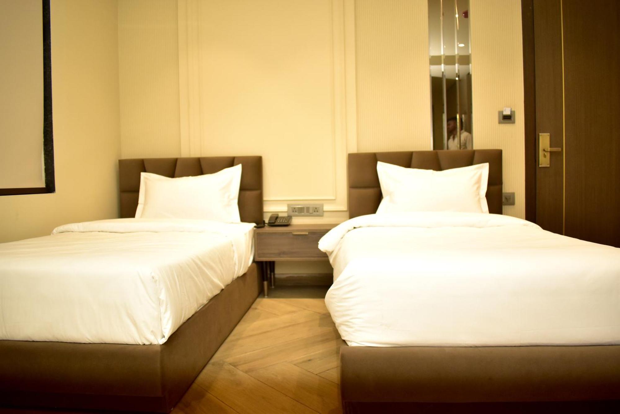 דלהי Hotel Cullinan By Qotel Janakpuri מראה חיצוני תמונה